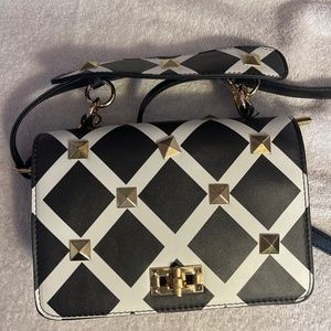 NY&co crossbody